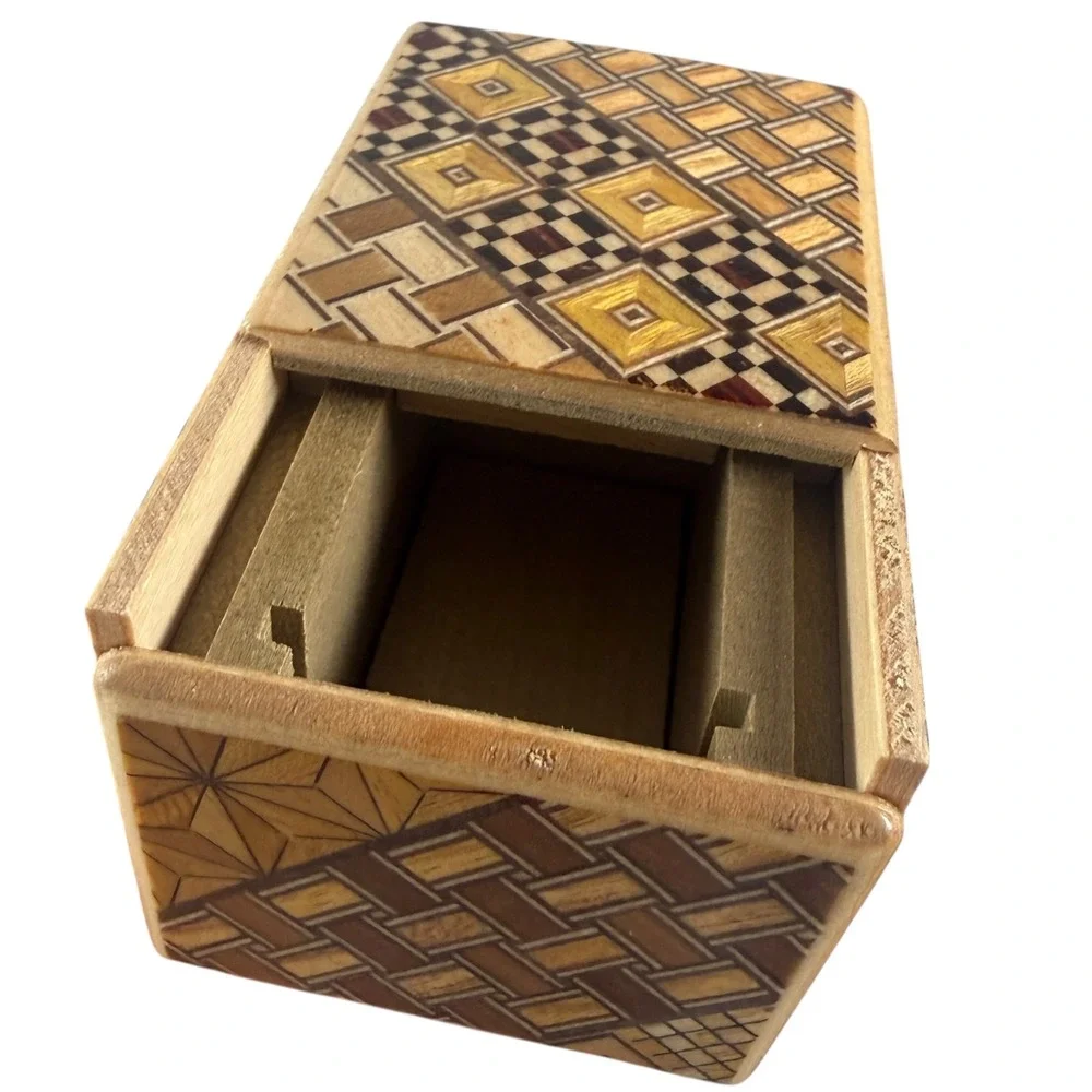 Vintage Japanese‎ Yosegi Puzzle Box Wooden Marquetry Intricate Geometric Design